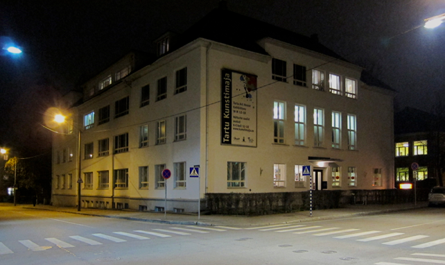 Tartu Art House at night